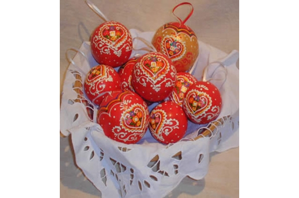 ukrasi za bor, plastične kuglice/ Christmas tree decorations, plastic balls